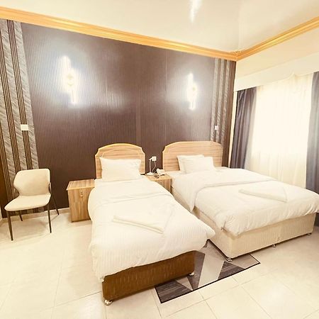Galaxy Star Hotel Dubai Bagian luar foto