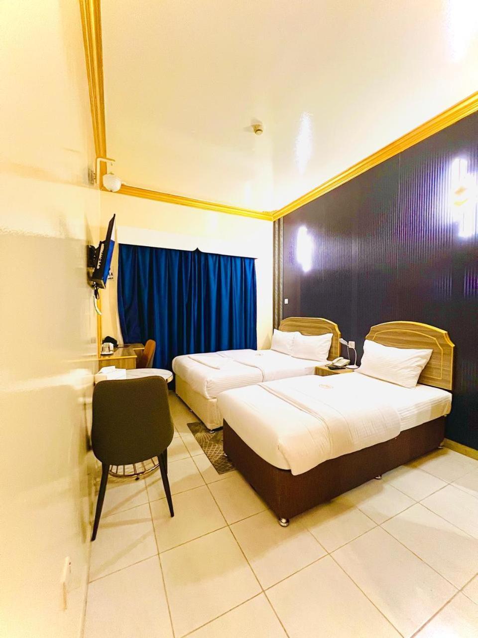 Galaxy Star Hotel Dubai Bagian luar foto