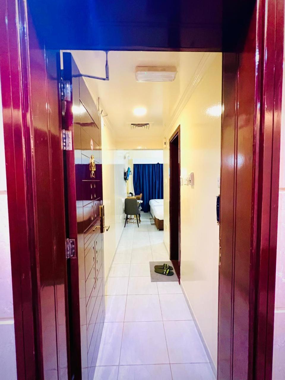 Galaxy Star Hotel Dubai Bagian luar foto