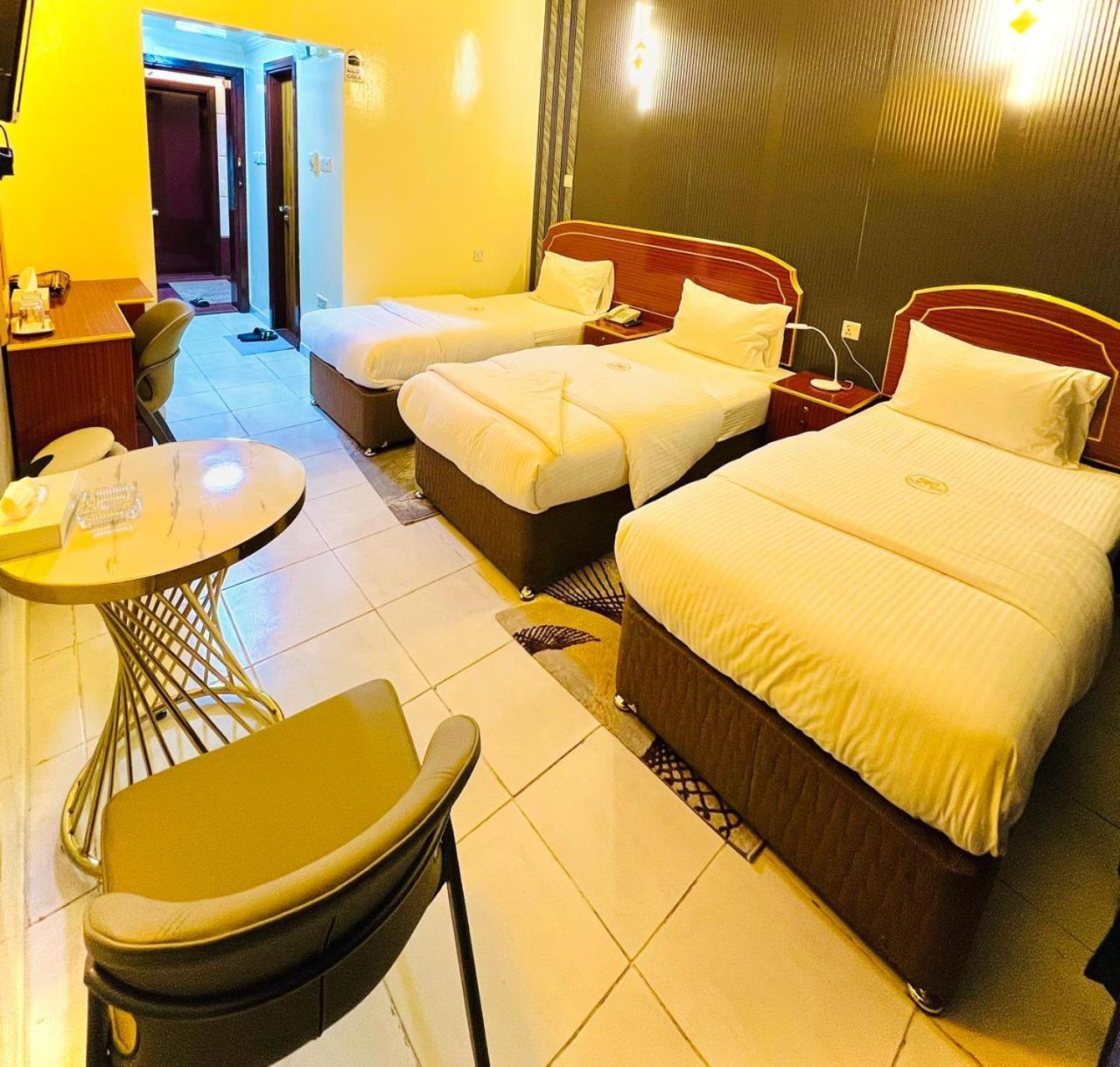 Galaxy Star Hotel Dubai Bagian luar foto