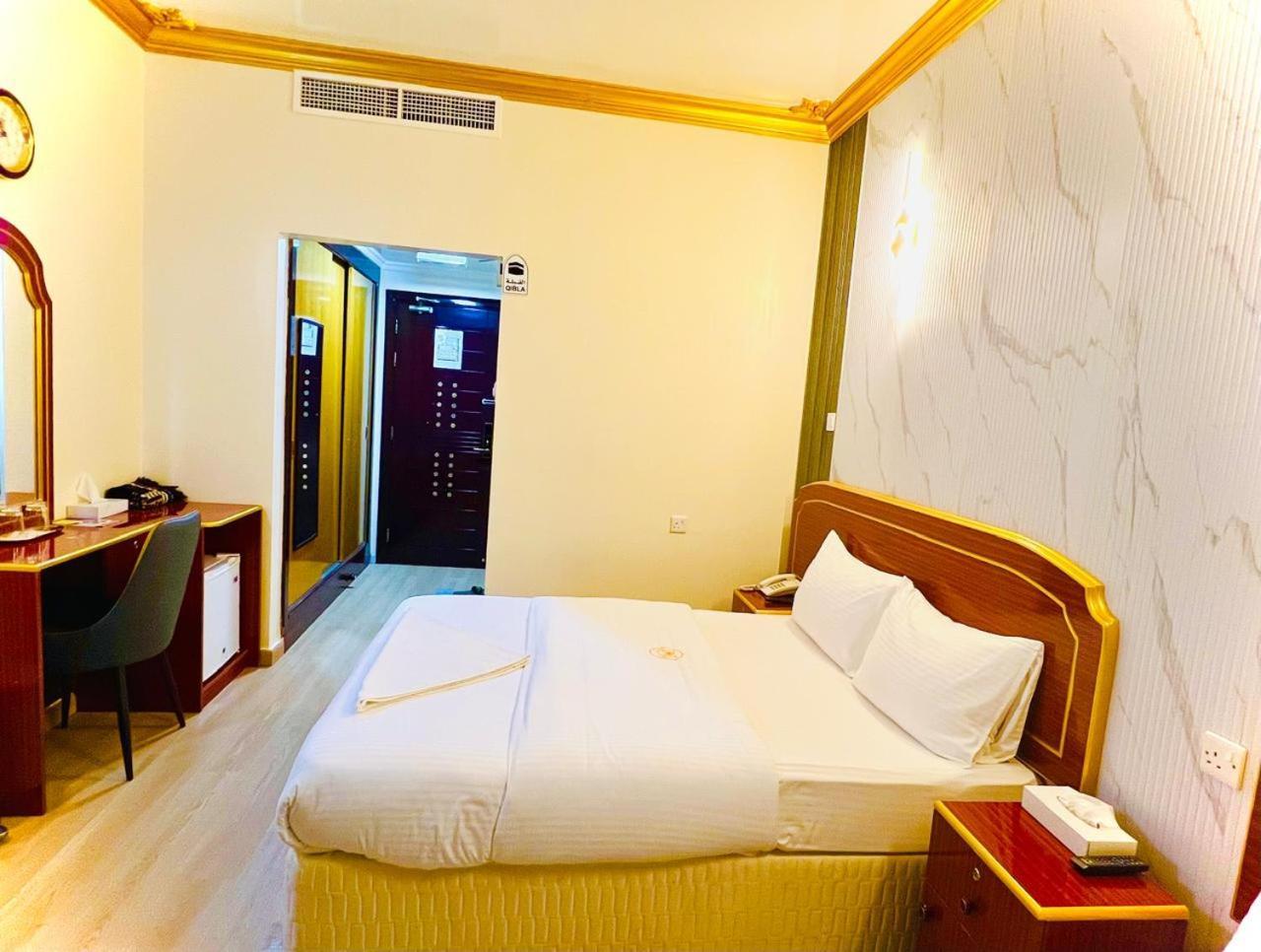 Galaxy Star Hotel Dubai Bagian luar foto