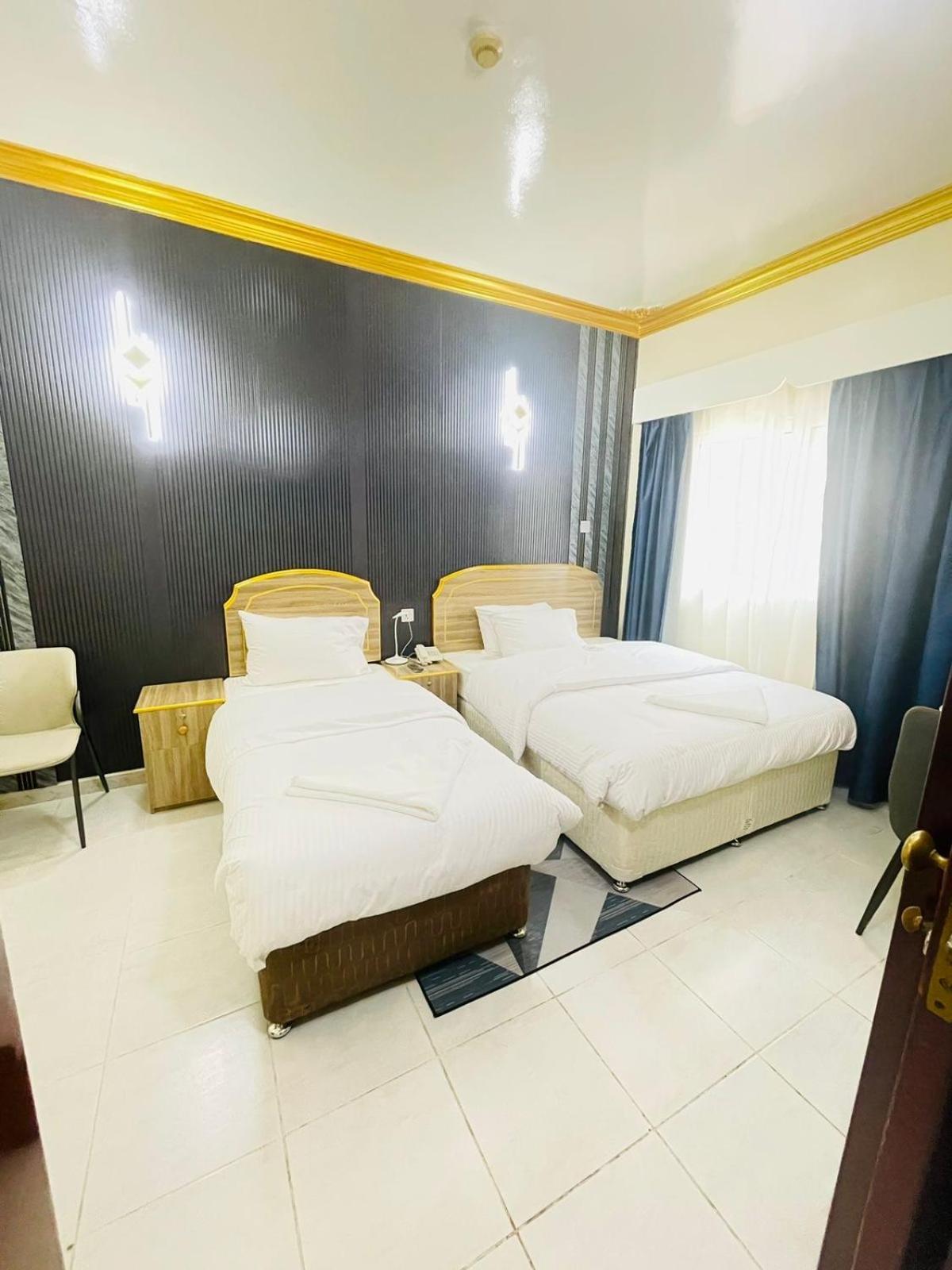 Galaxy Star Hotel Dubai Bagian luar foto
