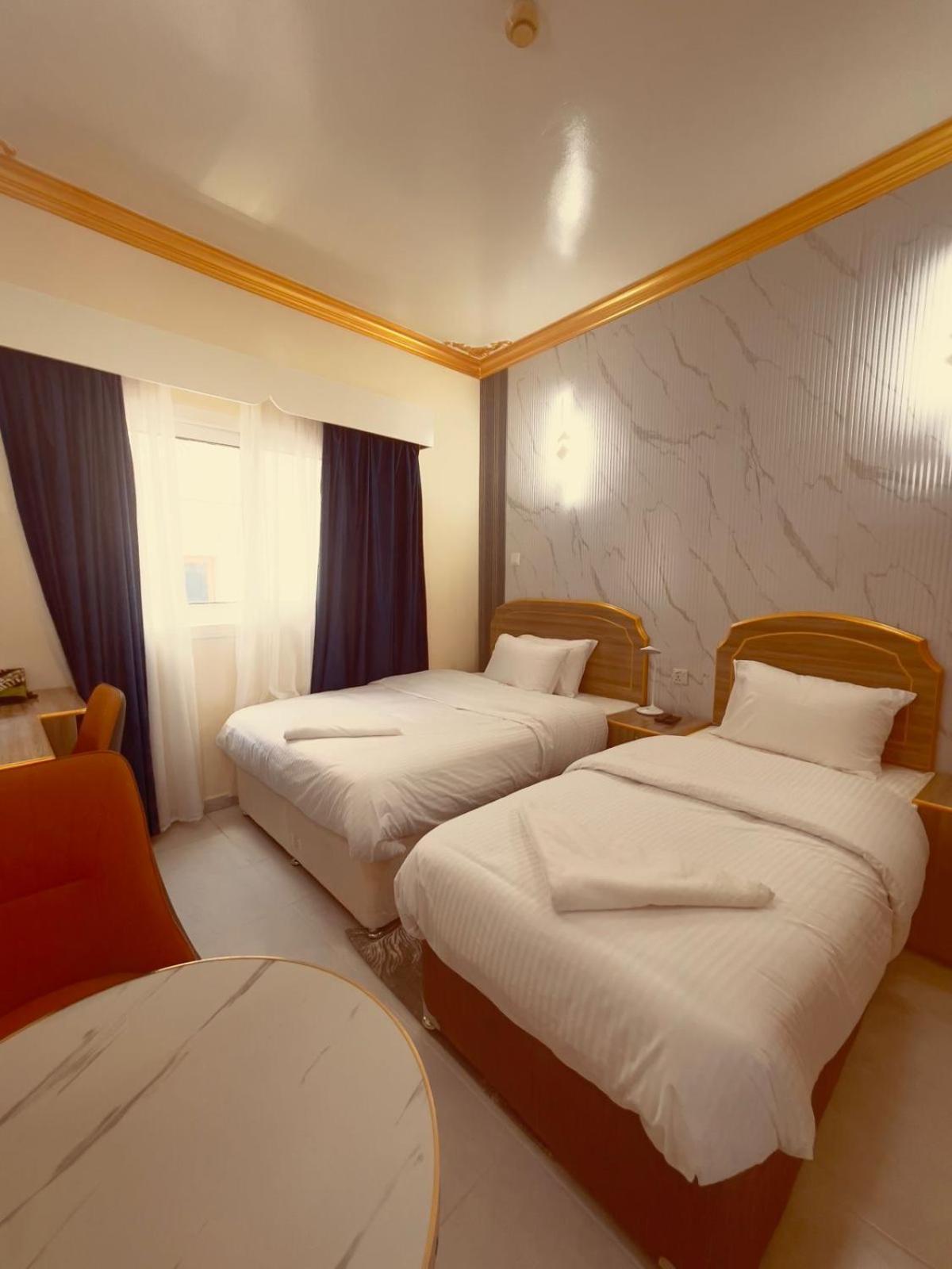Galaxy Star Hotel Dubai Bagian luar foto