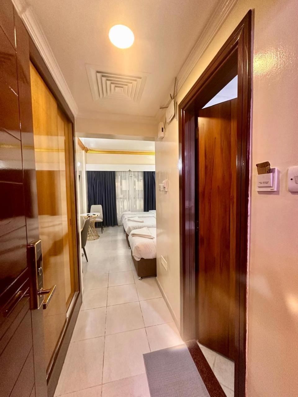 Galaxy Star Hotel Dubai Bagian luar foto