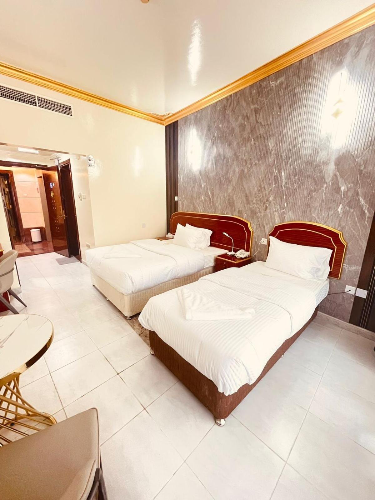 Galaxy Star Hotel Dubai Bagian luar foto